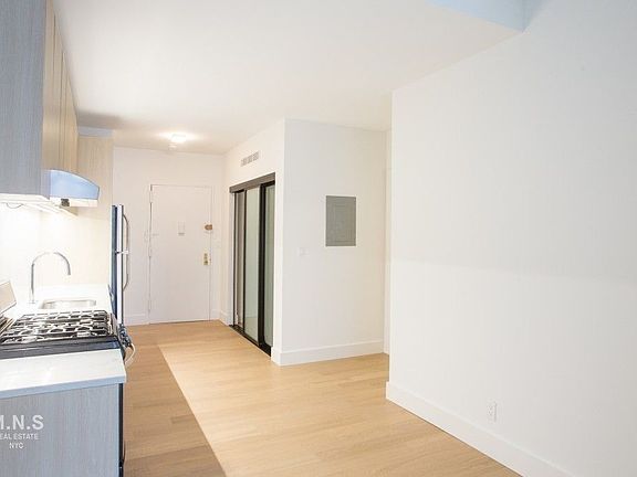 3rd image of 31 E 31st St #7FF