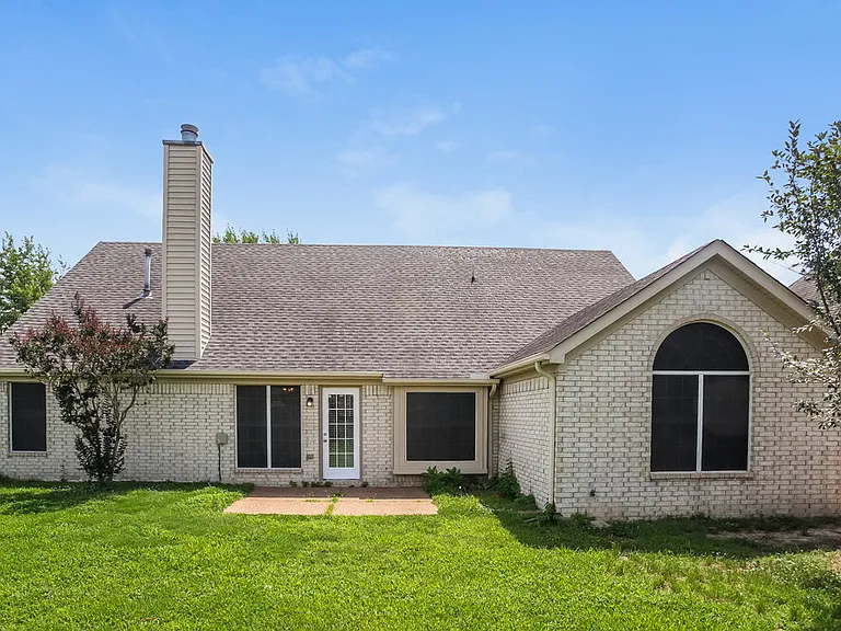 1531 Carlton Ridge Dr — Photo 17