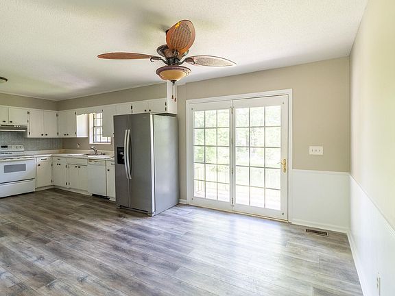 3rd image of 710 Northview Dr NW