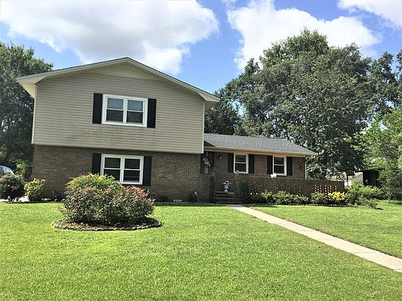 2nd image of 911 Clayton Dr