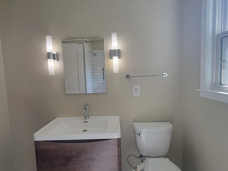 200 Graylynn Dr — Photo 17