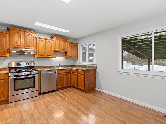 4th image of 5211 Ville Cecelia Ln
