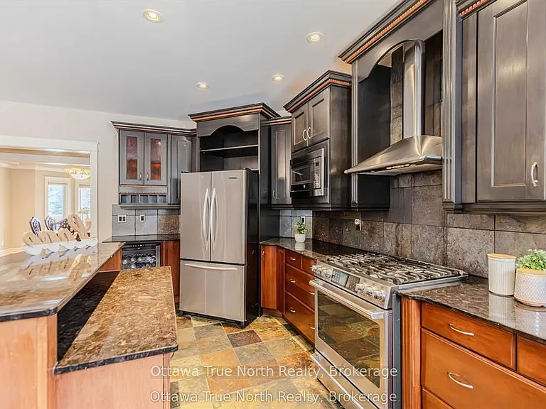 1530 Lords Manor Ln — Photo 14