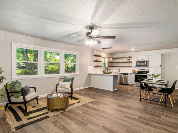 1210 Loma Alta Pl, Cleburne, TX 76033