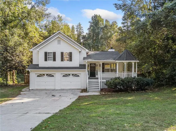 150 Victorian Cir, Dallas, GA 30157