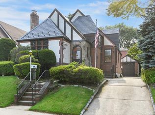 47-40 192nd St, Flushing, NY 11358