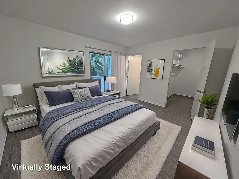 520 N Virgil Ave #8 — Photo 7