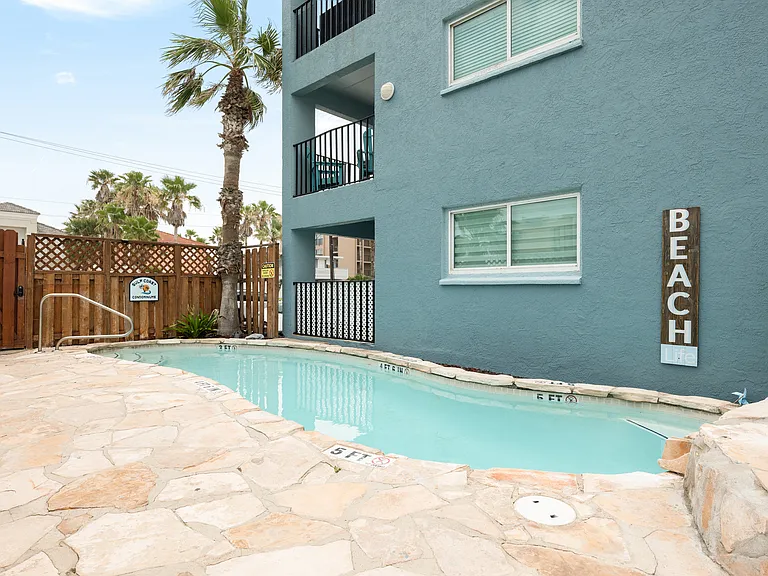 132 E Gardenia St #6 — Photo 16