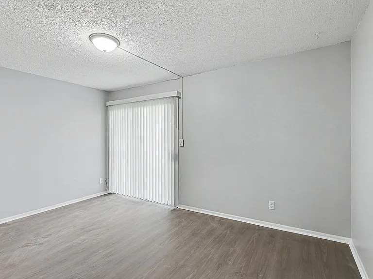 Stoneybrook Apartments — Photo 19
