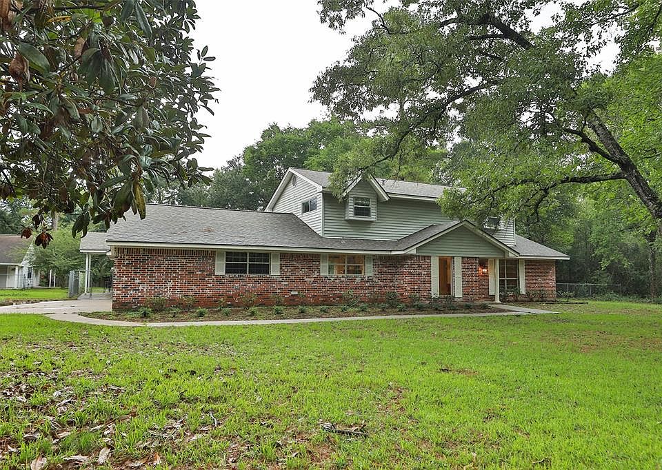 Welcome to 36099 Mildred Lane! Beautiful tree covered property with 5 bedroom home, guest house and workshop!
