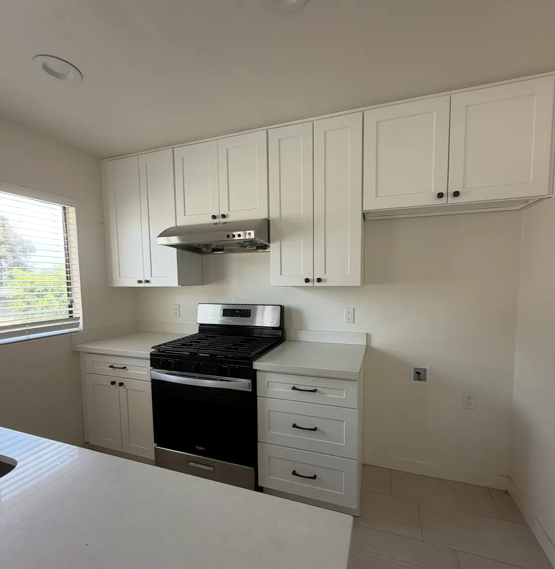 235 W 4th St — Photo 1