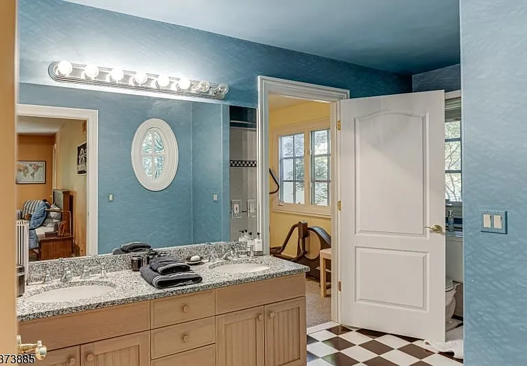 21 Stoningham Dr — Photo 27