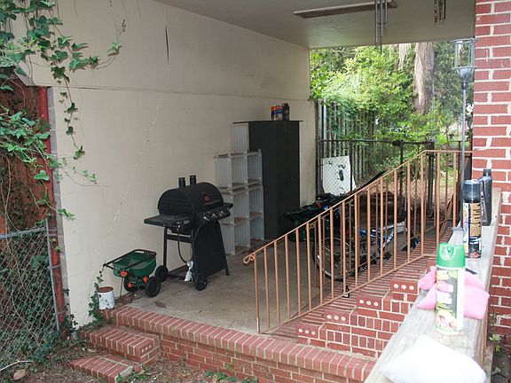 4th image of 2305 Amelia Cir