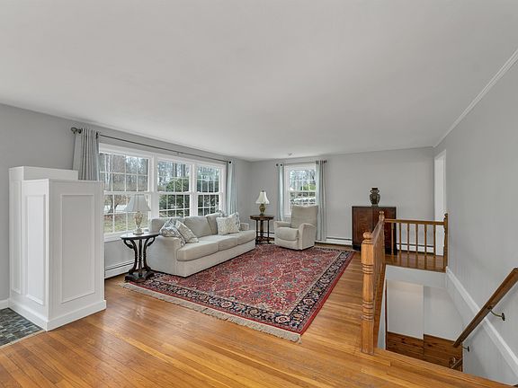 3rd image of 716 Exeter Road