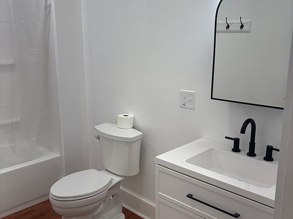 5th image of 901 Pike St #B