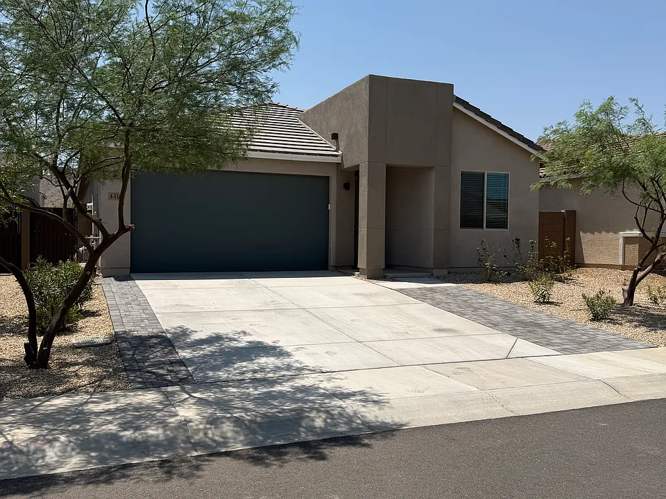 4401 W Albert Dr