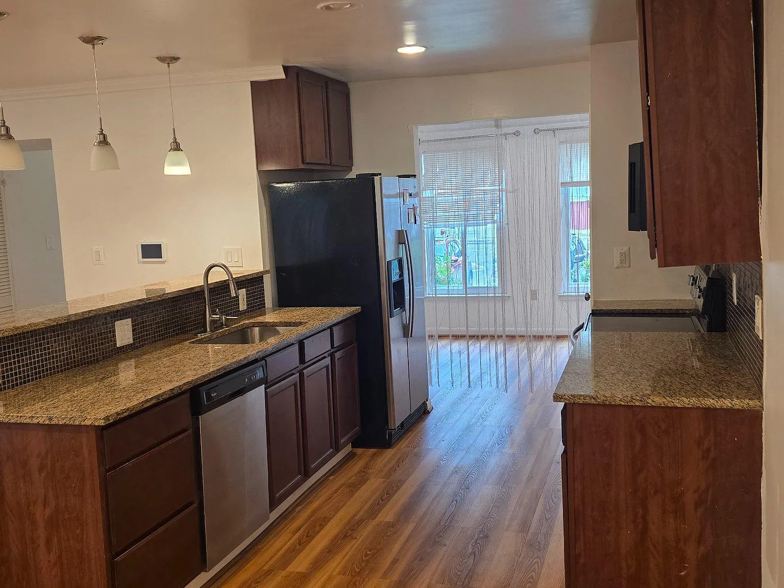 3 bed, 2.5 bath, 1452 sqft, $3,000 — Photo 4