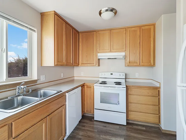 Multi-Family - 1313 Nw Falls Creek Lp — Photo 7