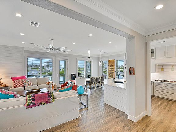 3rd image of 20727 E Sunset Bay Dr