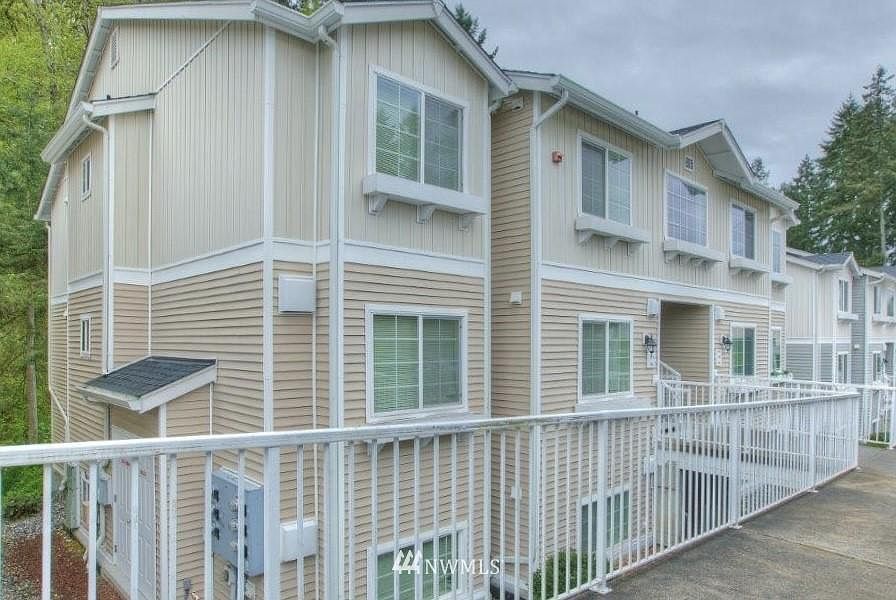 1st image of 805 Harrington Pl SE Unit 3142