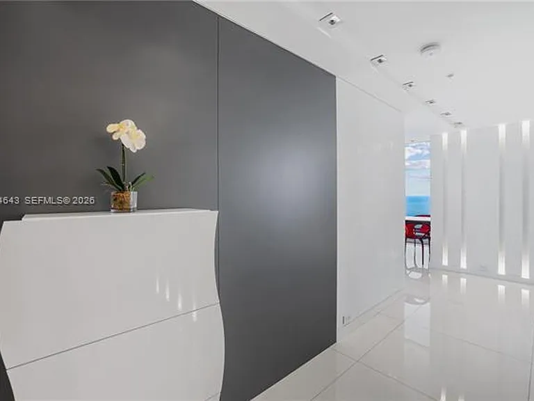 6899 Collins Avenue Cu #2208 — Photo 7