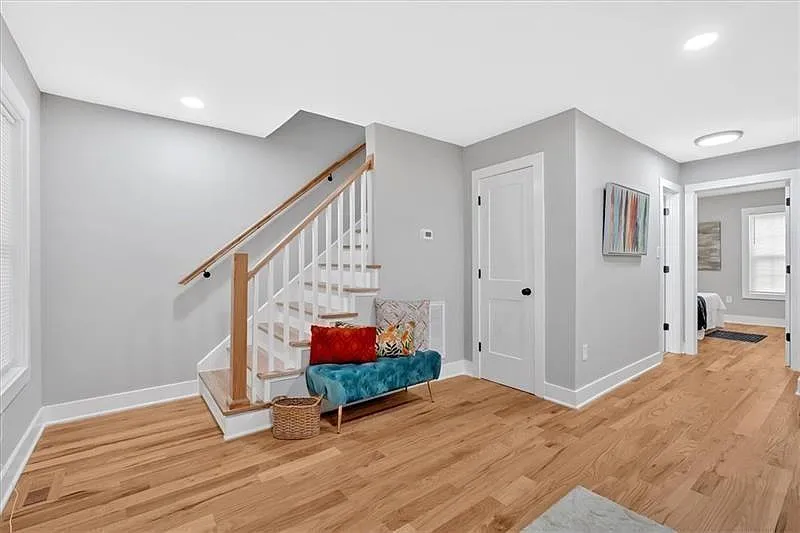4 bed, 3.0 bath, 1638 sqft, $3,350 — Photo 4