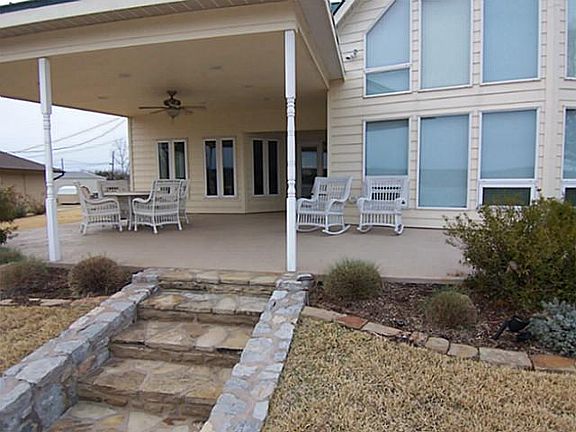 2nd image of 2621 Murrell Dr