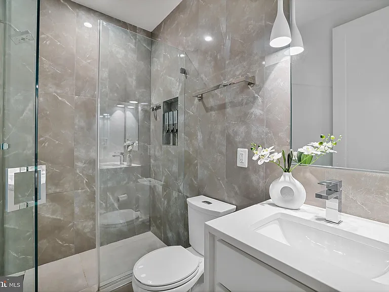 1220 Potomac Ave SE #3 — Photo 13