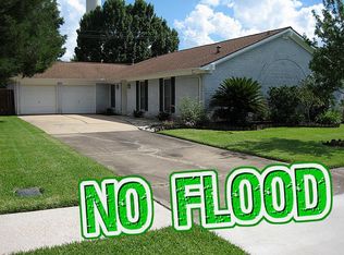 14007 Greenway Dr, Sugar Land, TX 77498