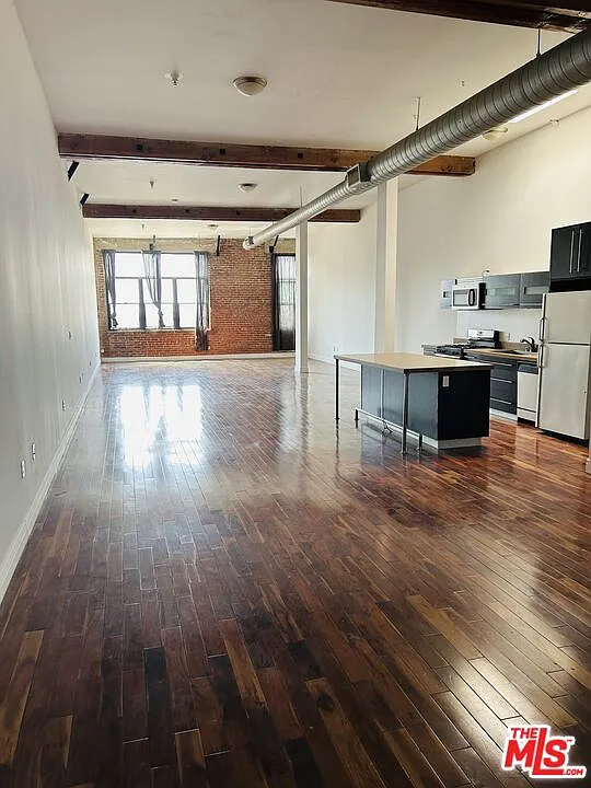 1 bed, 1.0 bath, 1500 sqft, $3,622 — Photo 2