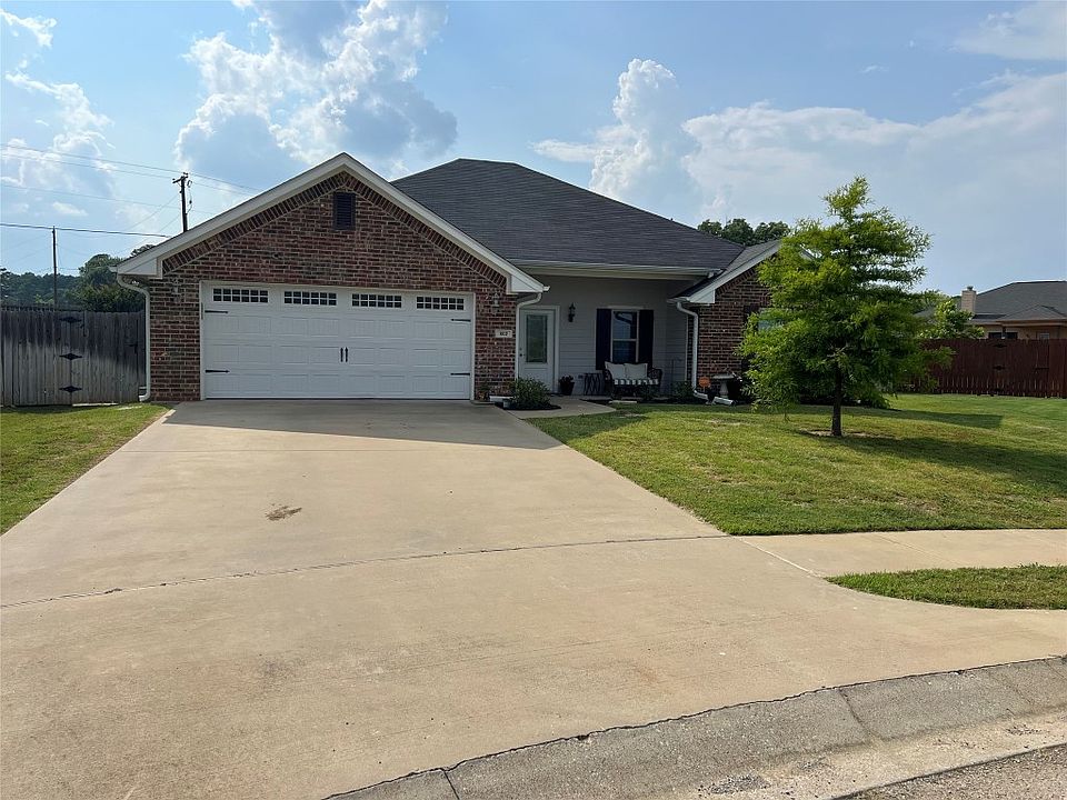 1st image of 802 James Ct
