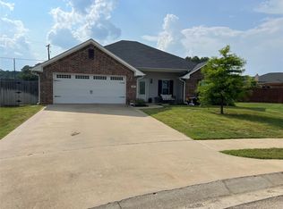 802 James Ct, Chandler, TX 75758