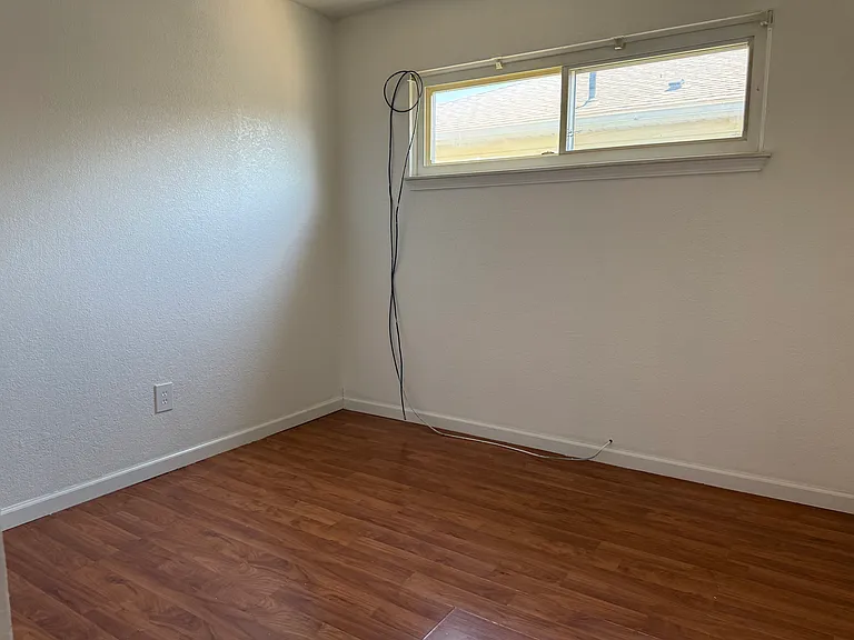 4810 Campbell St — Photo 16