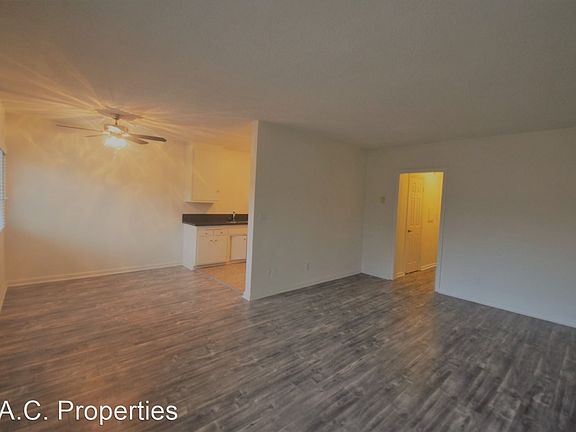 4th image of 11840 Kittridge St #7305686