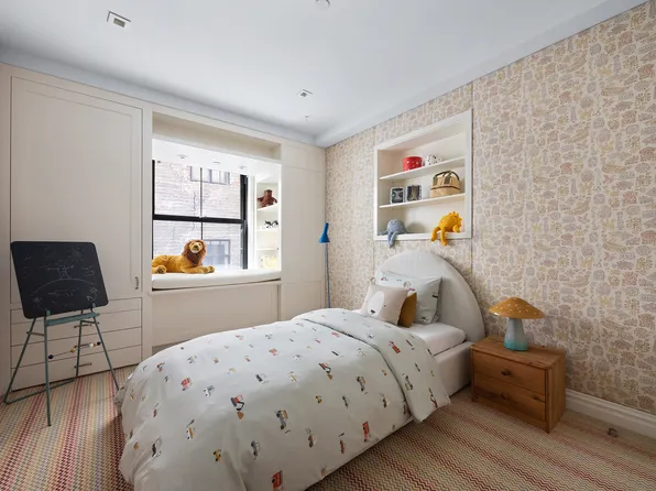 161 Duane Street image 10 of 15