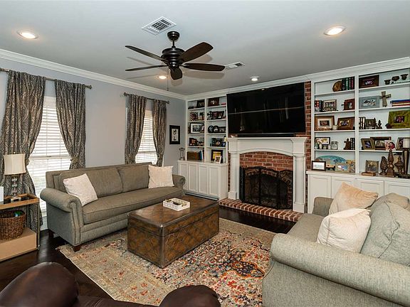 2nd image of 12755 Sequoia Ln