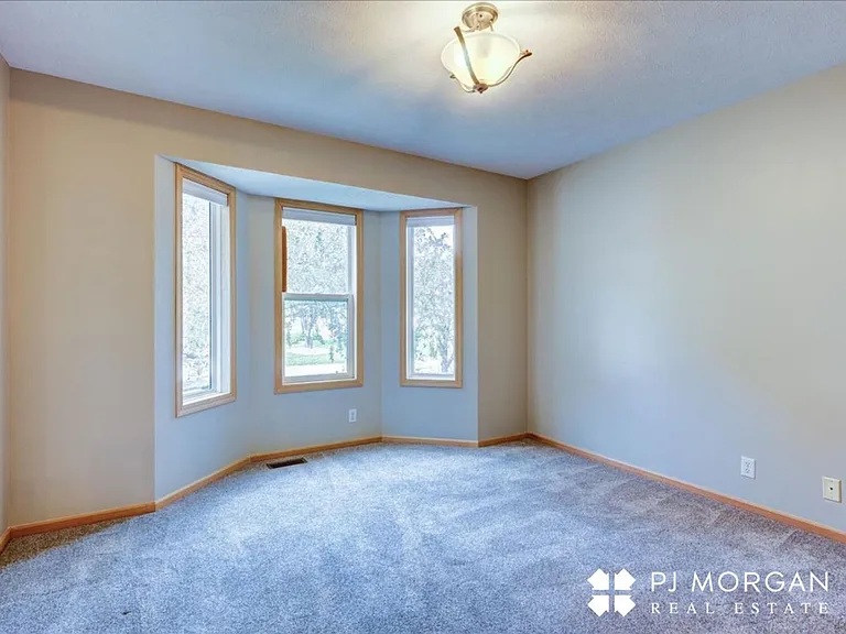 10027 S 171st St — Photo 7