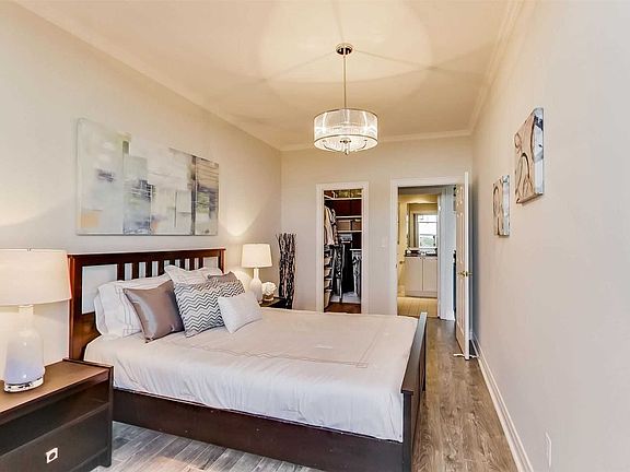 3rd image of 1 Leaside Park Dr #615