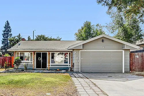 7001 Lynnetree Way Photo 1