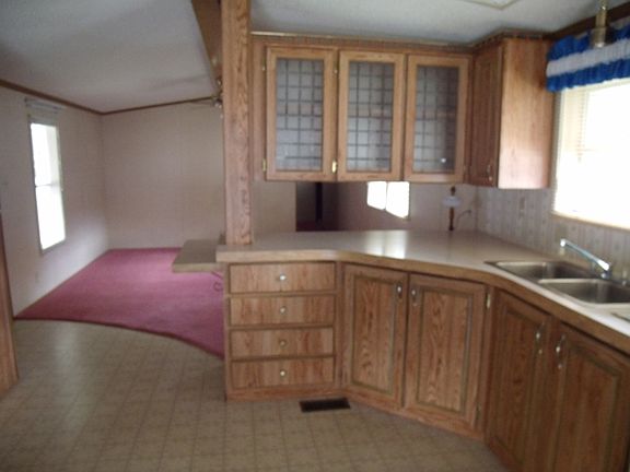 5th image of 402 Willow Oak Dr