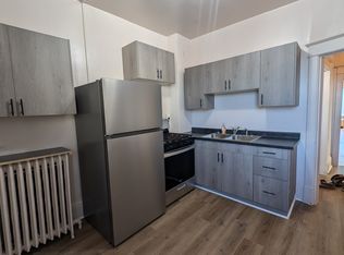 122 W 4th St #C, Duluth, MN 55806
