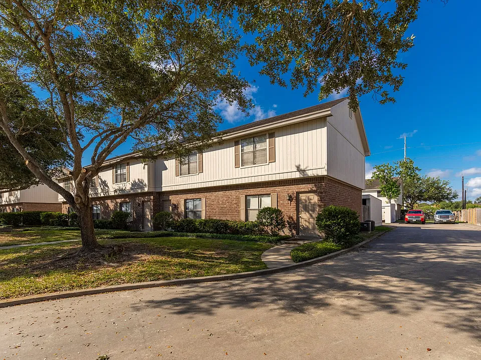 5501 Burnham Dr