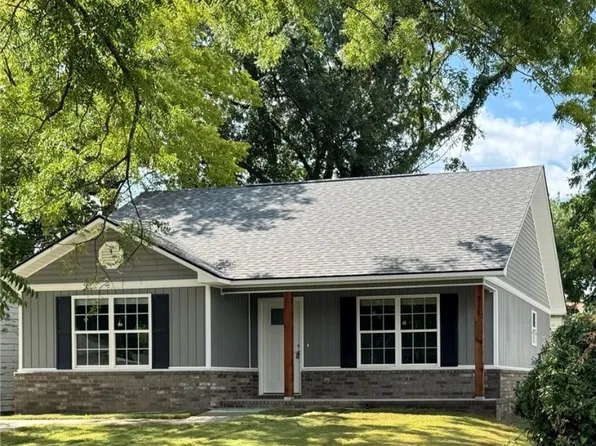 913 N 7th St, Fort Smith, AR 72901