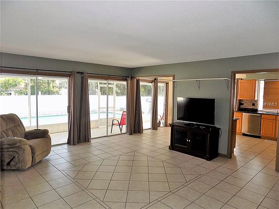 3rd image of 244 Chaucer Ln