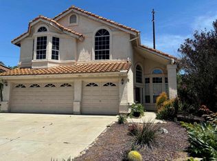 1077 Felicidad Dr, Fallbrook, CA 92028