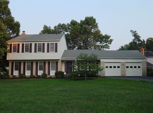 30 Pomegranate Ct, Sterling, VA 20164