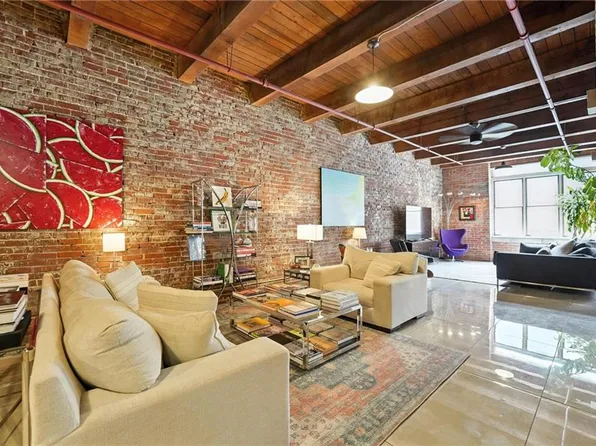 306 W 7th St APT 201, Kansas City, MO 64105