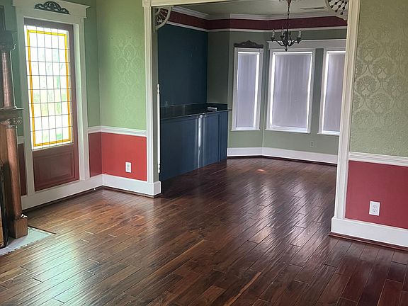 Great Room looking into Dining Room
