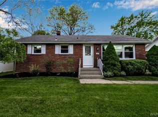 123 S Irwinwood Rd, Lancaster, NY 14086