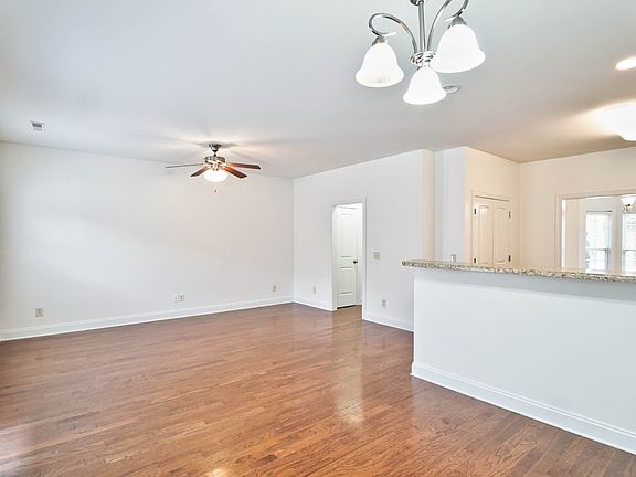 5th image of 826 General Cabot Ct
